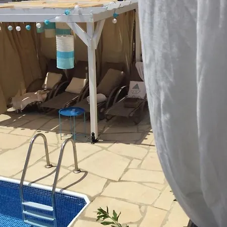 Mare Holiday Peyia